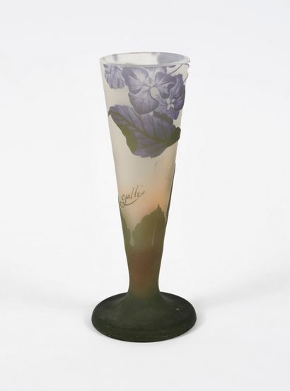 ETABLISSEMENTS GALLE 
Vase conique en verre...