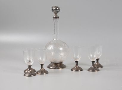  Ferdinand ARPIN (act. 1886-1916) 
Service à liqueur en argent et cristal, comprenant...