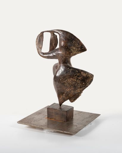  MINO (née en 1955) 
Composition 
Epreuve en bronze 
Signée 
H : 46 cm.