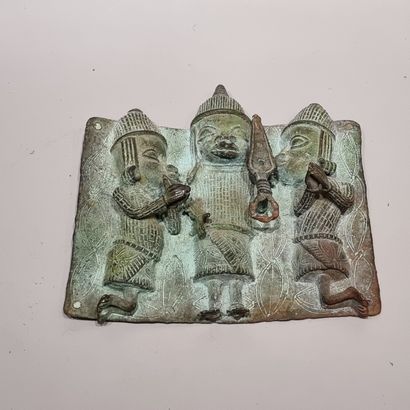 BENIN 
three characters, kingdom of Ife 
Bronze....