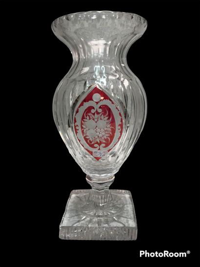 Vase en cristal de Bohême 
Haut. : 36,5 ...