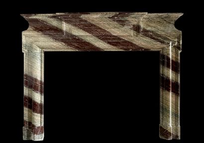 null Louis 14 style mantel.

Lintel with acroterion and bolection profile.

Banded...