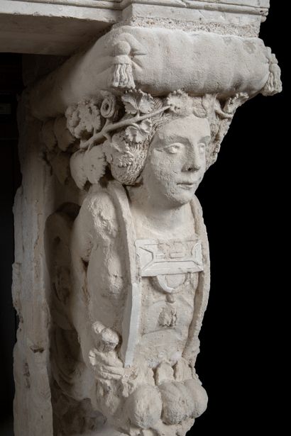  Louis 13 mantel. 
Exceptional limestone mantel from Saint-Restitut realized during...