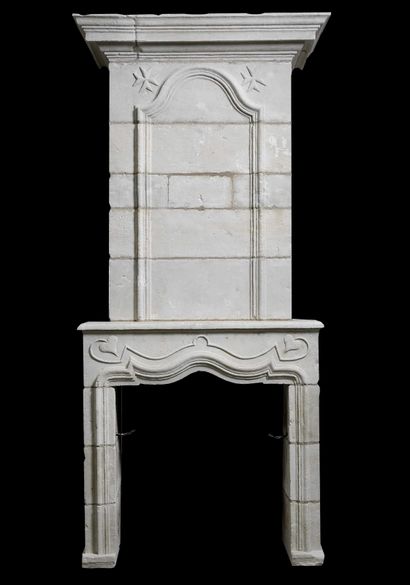  Louis 14 mantel. 
Trumeau decorated with a median molded frame and Maltese crosses...