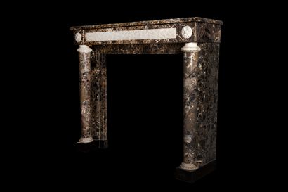  Louis 16 style mantel. 
The sculpted lintel inlaid with white marble is animated...