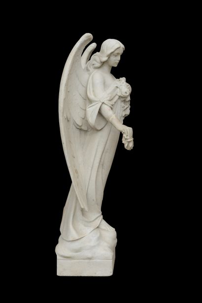 Ange à la bénédiction. 
Sculpture en marbre blanc de Carrare à l'image d'un ange...