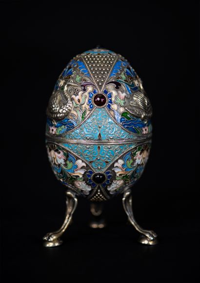  Box in the shape of egg. 
In the taste of the Fabergé house, decorated with swans,...