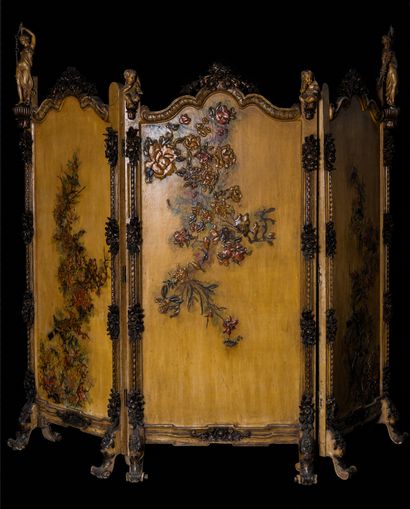  Art Nouveau screen. 
Panels decorated with birds and flowers. Richly carved frame...