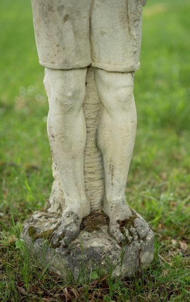  Berger des Landes. 
Statue à l'image d'un berger landais paré de son costume traditionnel...