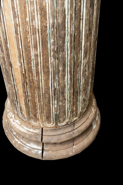  Pair of Corinthian columns. 
The fluted and filleted shaft with asperges, Corinthian...
