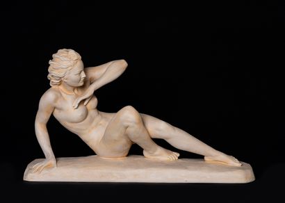  The bather. 
Signed "A. BROCHARD". 
About 1940. 
Terracotta. 
Length. 85 cm - Width....