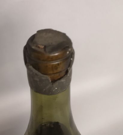 null 1 bouteille ARMAGNAC PEUCHET - années 60 - Niveau légèrement bas, cire cass...