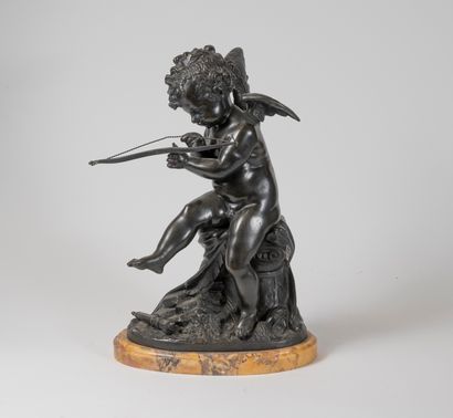 Cupidon tirant à l'arc 
Sculpture en bronze...