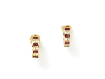 null Pair of gold creole ear clips 750 thousandths, decorated with baguette-cut rubies...