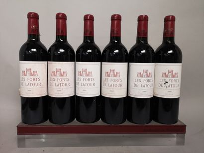 null 6 bouteilles FORTS de LATOUR 2nd vin de Ch. LATOUR - Pauillac Millésime 2009Étiquettes...