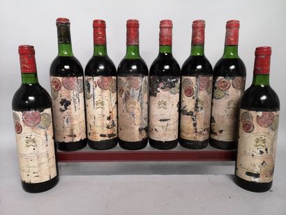 8 bouteilles Château MOUTON ROTHSCHILD -...