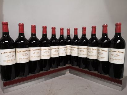 null 12 bouteilles PETIT CHEVAL 2nd vin du Ch. CHEVAL BLANC - Saint Emilion Millésime...