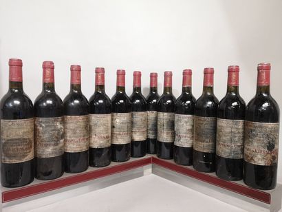 null 12 bouteilles Domaine de CHEVALIER - Gc Pessac Lèognan - Millésime 1990 - Étiquettes...