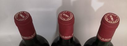 null 
3 bouteilles Château PETIT VILLAGE - Pomerol 1989 Estimation 60 90
Étiquettes...