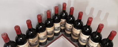 null 12 bouteilles Domaine de CHEVALIER - Gc Pessac Lèognan - Millésime 1981 - Étiquettes...