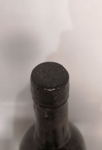 null 1 bouteille PORTO GRAHAMS Vintage - Millésime 1977 - Étiquette et contre étiquette...
