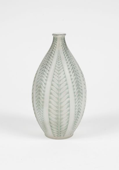 LALIQUE France

Vase modèle «Accacia»

Verre...