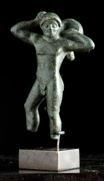EGYPTE Statuette d'Héraklès. Le Dieu est représenté debout, nu, la jambe gauche en...