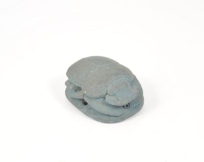 null Scarabée de cœur . Egyptian blue. H : 6,5 cm, Egypte, XXVIème dynastie.
Provenance...