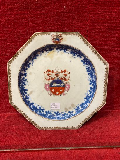 CHINE, XVIIIe siècle
Assiette en porcelaine...