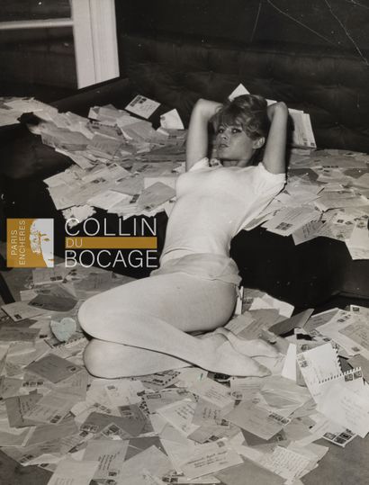 null BRIGITTE BARDOT
Brigitte Bardot posing with her mail.
1958
Silver print from...