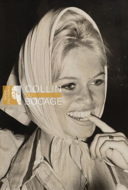 null BRIGITTE BARDOT
Portait de Brigitte Bardot avec un foulard. 
Tirage argentique...
