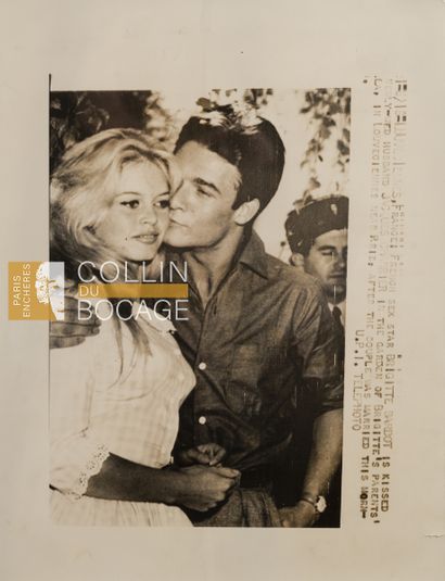 null BRIGITTE BARDOT
Trois tirages argentiques d'époque du mariage de Brigitte Bardot...