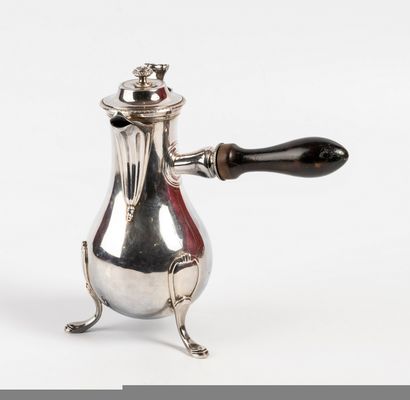 null Silver CAFETIERE. PARIS, Denis COLOMBIER, about 1789-1798. The body is tripod,...