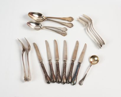 silver cutlery, fruit knife and ladle (LOT):
-...