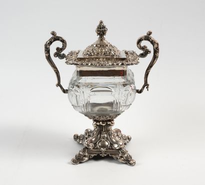Silver DRAGER, glass body. PARIS, after 1838...