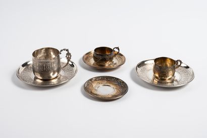 null Silver MUGS AND UNDERCOUNTS (LOT) comprising : 
- a cup and two saucers, PARIS,...