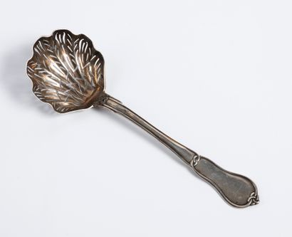 null SAUPOUDREUSE SPOON in silver. PARIS, Nicolas VAUTRIN, 1844-1859. Model with...