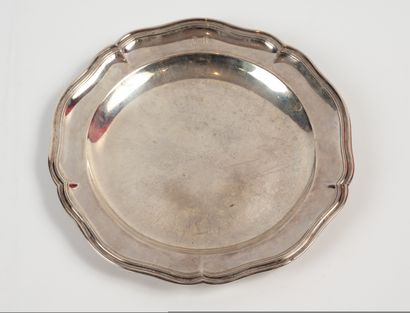 null PLAT in silver. LYON, silversmith SBT (?), 1753-1754 (letter P). Circular model...