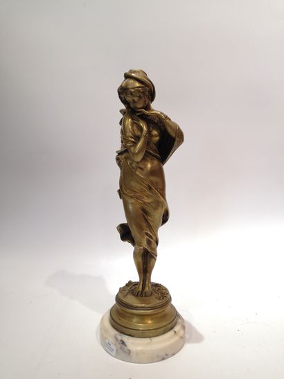null Adolphe MAUBACH
Jeune orientale
Signé 
Bronze doré
H: 35 cm (hors socle) 
H:...