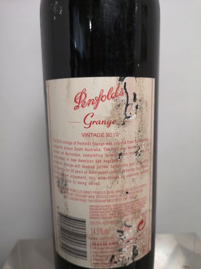 null 1 bouteille PENFOLDS GRANGE BIN 95, 2010
Étiquette légèrement tachée et abîmée....