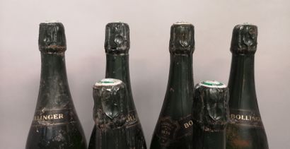 null 6 bouteilles CHAMPAGNE BOLLINGER Grande année, 1995
Étiquettes tachées et abîmées....