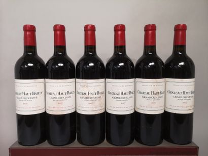 null 6 bouteilles Château HAUT BAILLY - Gc Pessac Lèognan, 2007 
Étiquettes légèrement...