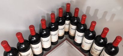 null 12 bouteilles Château GRAND PUY LACOSTE - 3e Gcc Pauillac, 2000
Étiquettes abîmées...