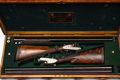 null 2 Purdey rifles paired caliber 12/70 (n° 16334 and 16794) in Purdey case. Smooth...