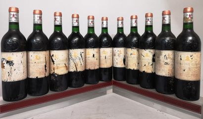 null 11 bouteilles Château PAPE CLEMENT - Gc Pessac Lèognan, 1990
Étiquettes tachées...