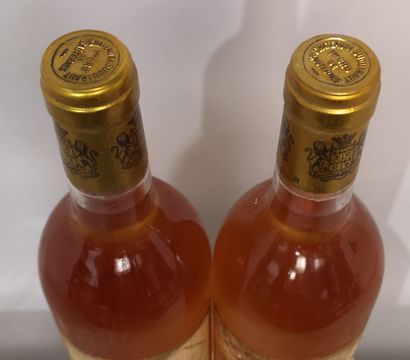 null 2 bouteilles Château SUDUIRAUT - 1er Cc Sauternes, 1988

Étiquettes tachées...