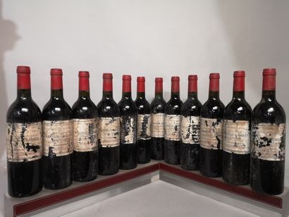 null 12 bouteilles Château HAUT BAILLY - Gc Pessac Lèognan, 1988
Étiquettes tachées...