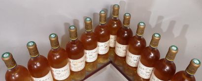 null 12 bouteilles Château RIEUSSEC - 1er Cc Sauternes, 2001
Étiquettes légèrement...
