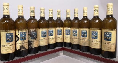 null 11 bouteilles Château SMITH HAUT LAFITTE Blanc - Gc Pessac Lèognan, 2003
Étiquettes...
