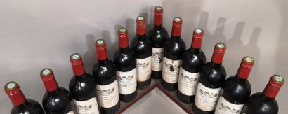 null 12 bouteilles ORMES de PEZ - Saint Estèphe, 2000
Étiquettes légèrement tachées...